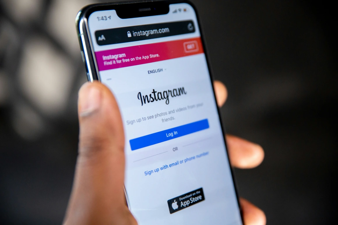 Η εφαρμογή του instagram σε κινητό
