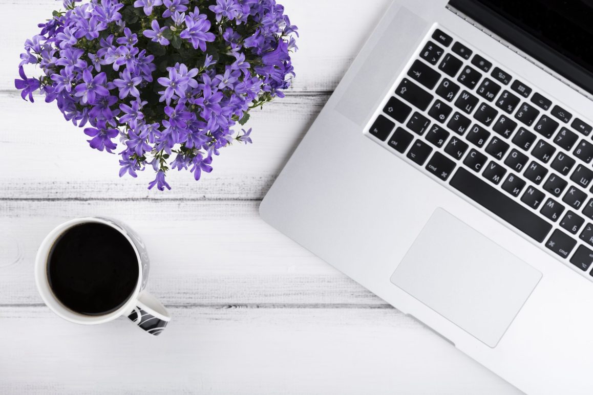 Laptop flowers