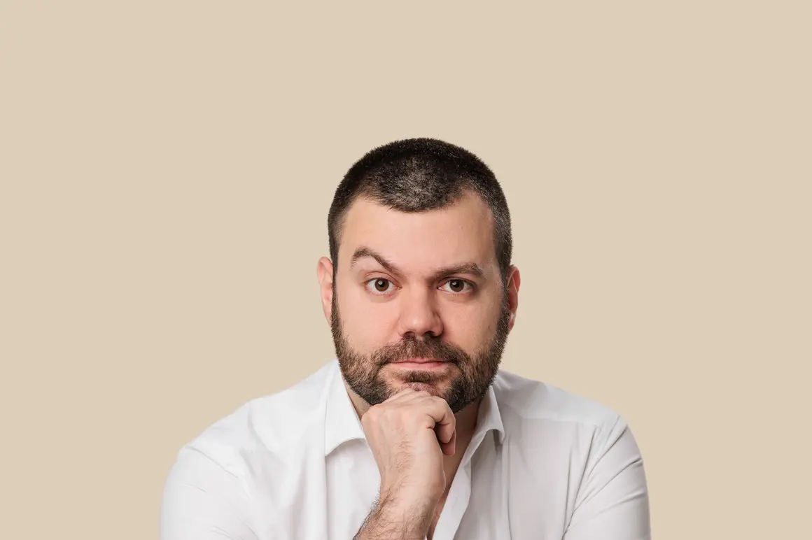 Από τη Νάουσα στην Επιχειρηματική Κορυφή: Η Διαδρομή του Χρήστου Τσούνη